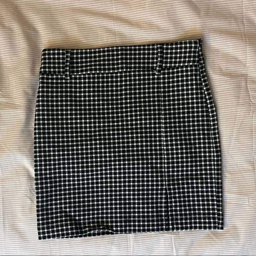 Black and white gingham plaid skirt